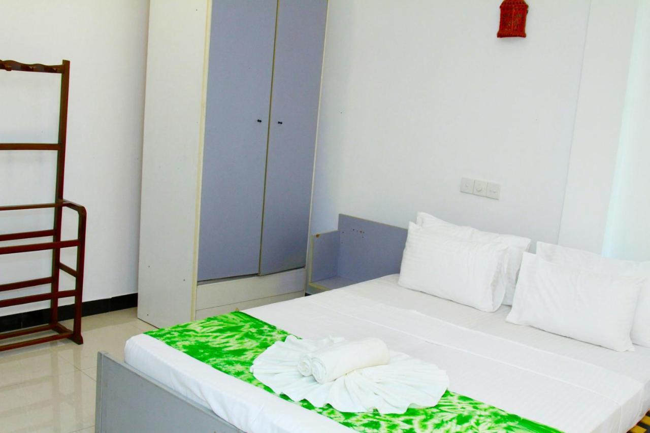 The Garnet Mirissa Hotell Exteriör bild